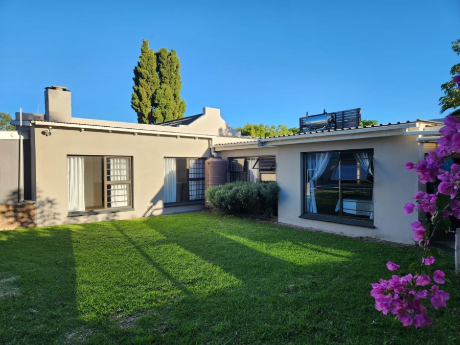 5 Bedroom Property for Sale in Bodorp Western Cape